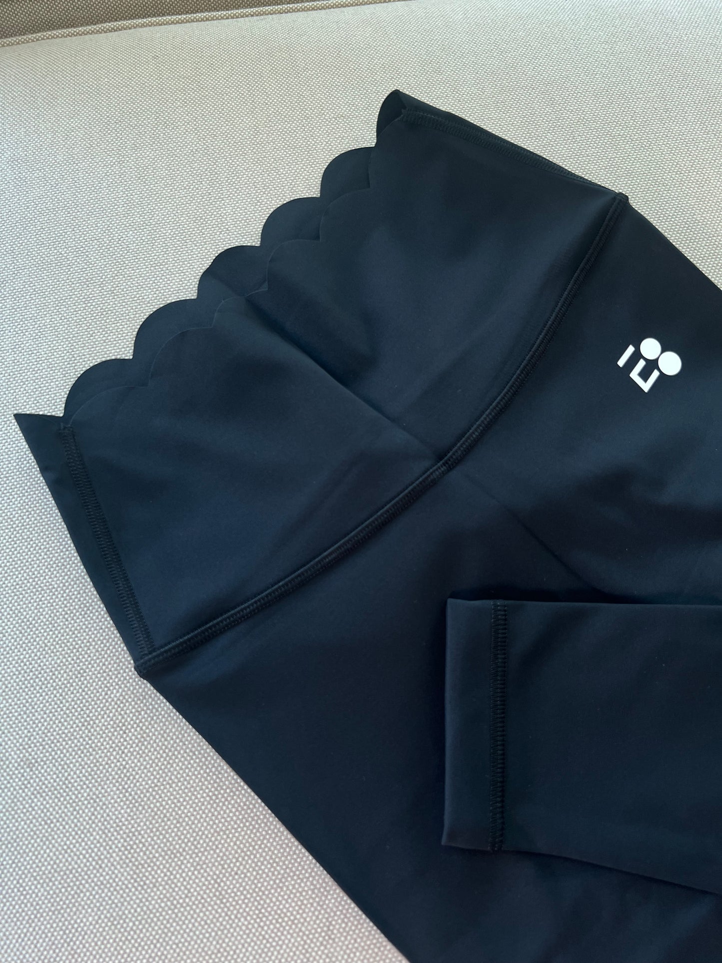 Scallop legging